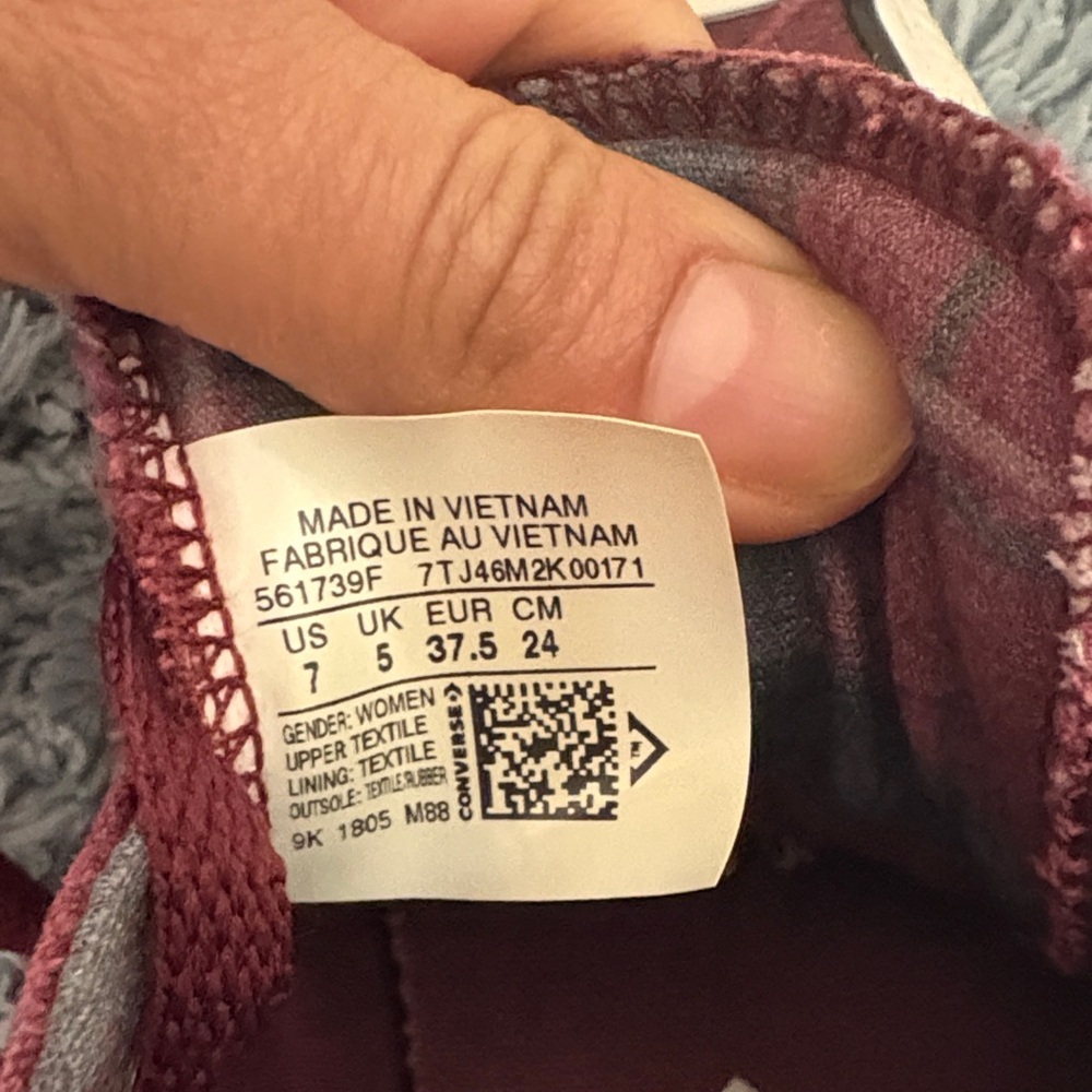Converse Woman Maroon Sneakers - Picture 8 of 11